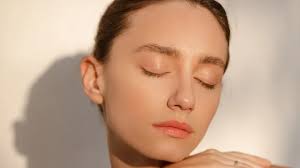How-to-Build-a-Minimalist-Beauty-Routine