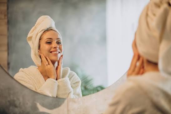 10 Daily Habits That Naturally Improve Skin Health