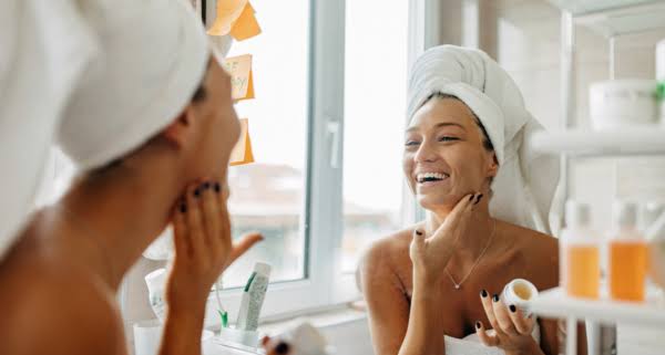 10 Daily Habits That Naturally Improve Skin Health