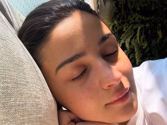 How to Build a Morning Routine for Glowing Skin